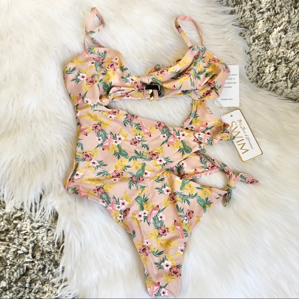 For Love & Lemons || Antigua - Picture 7 of 10